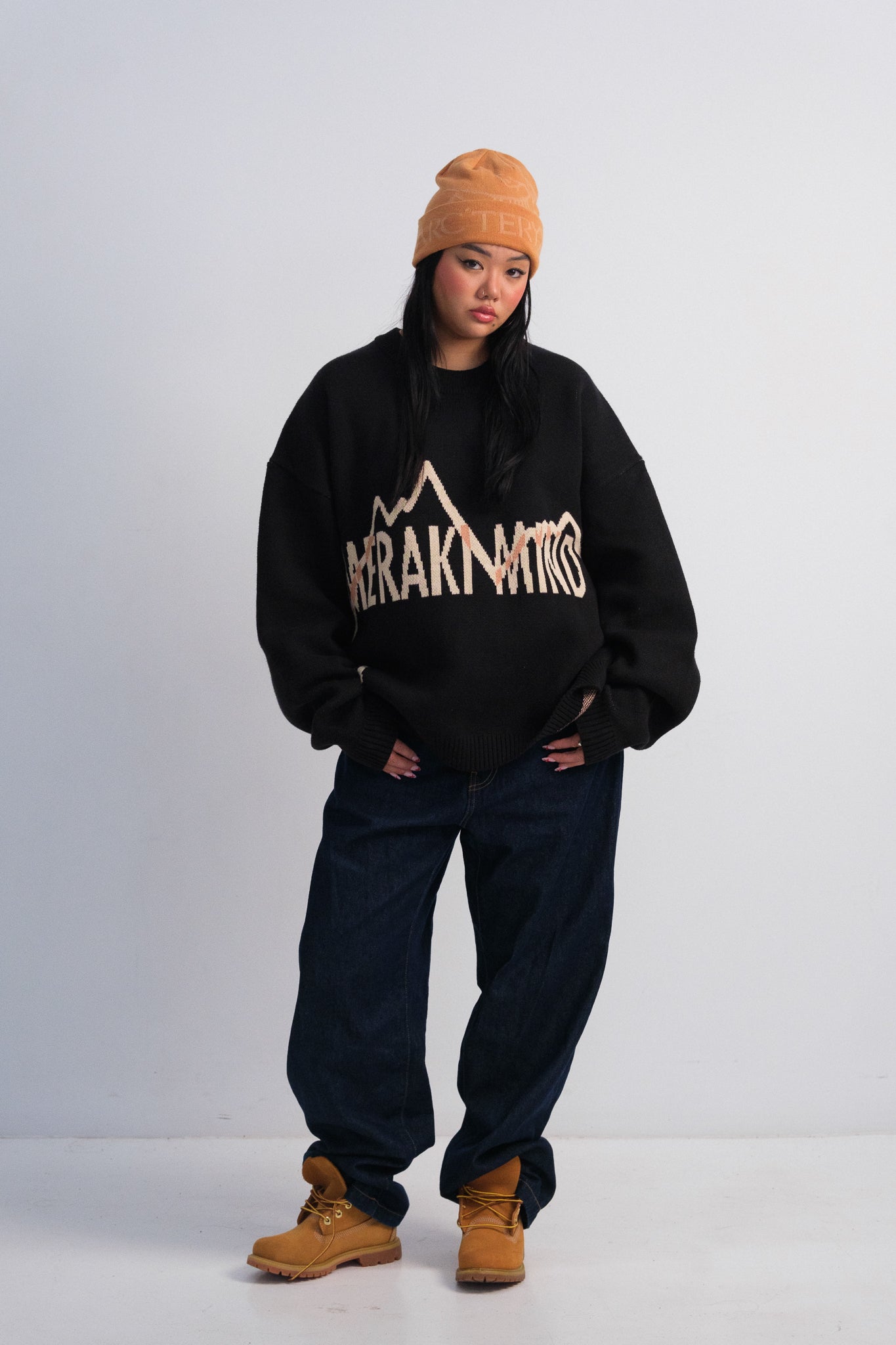 BLACK KNIT SWEATER