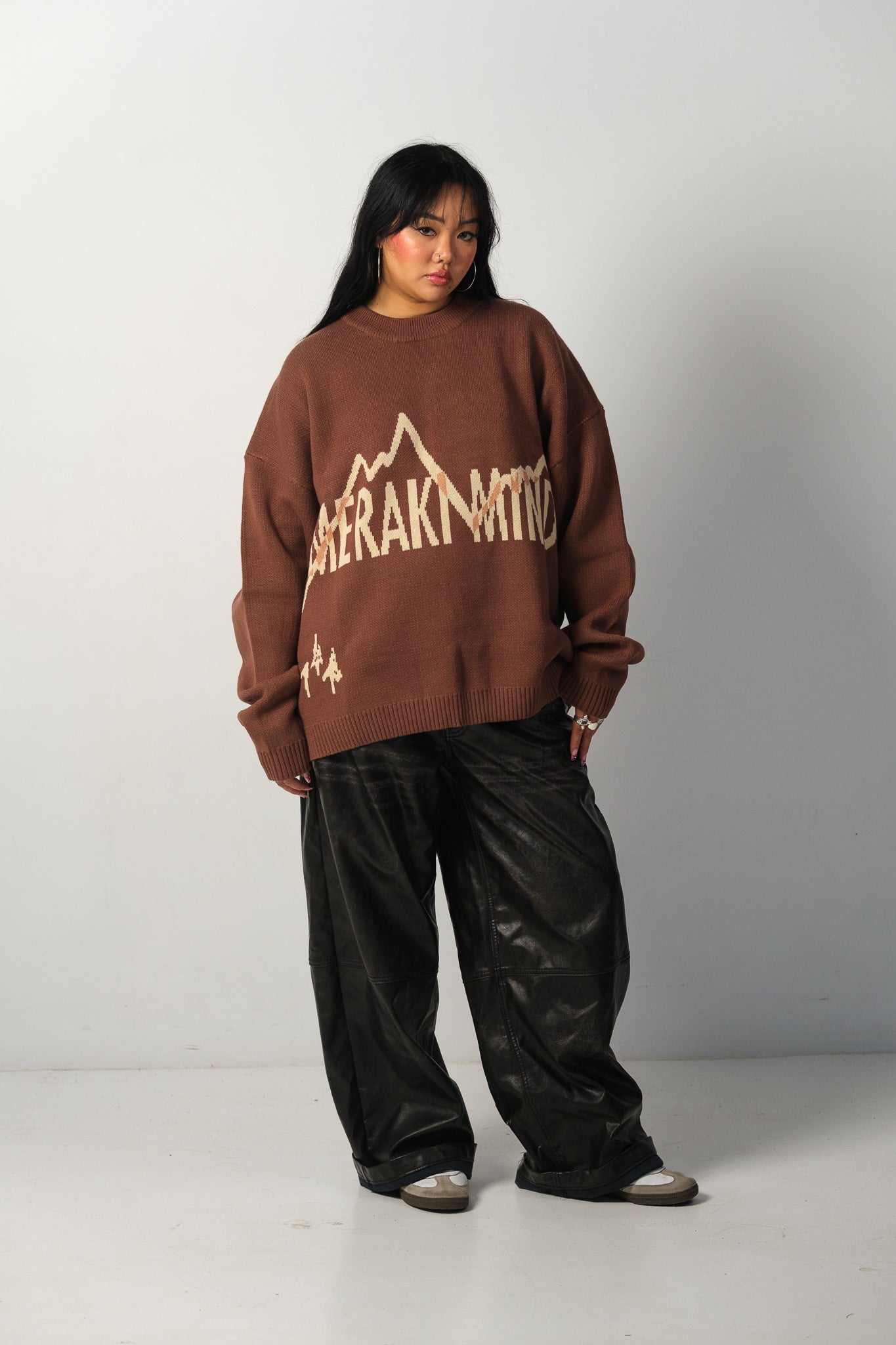 BROWN KNIT SWEATER
